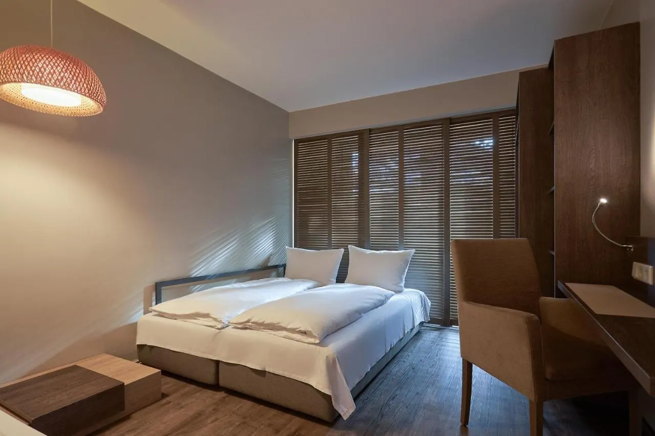 Hotel Gio Munich 4*,