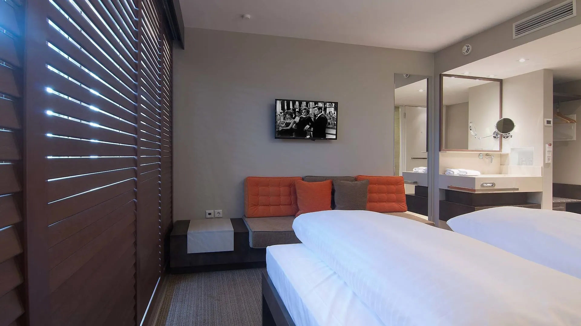 Hotel Gio Munich 4*,